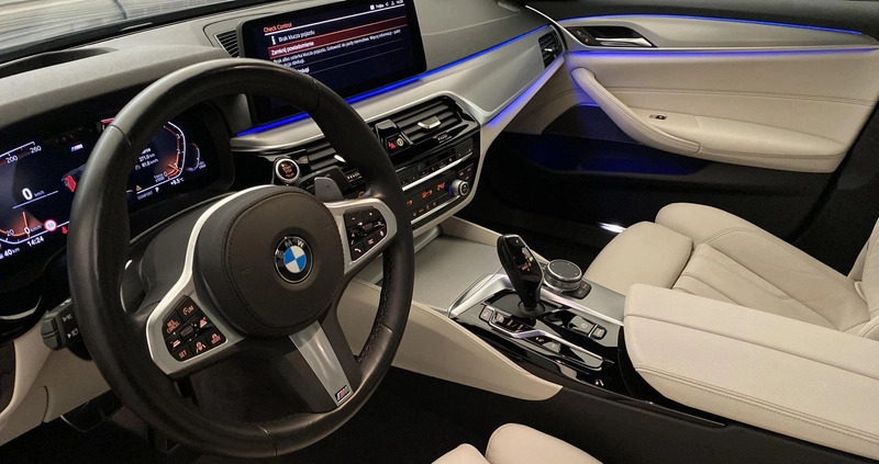 BMW Seria 5 cena 209900 przebieg: 31293, rok produkcji 2021 z Mikołów małe 379
